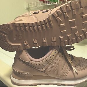 New Women New Balance Sneakers.. **No Box**.. **Never Worn**…Brand New